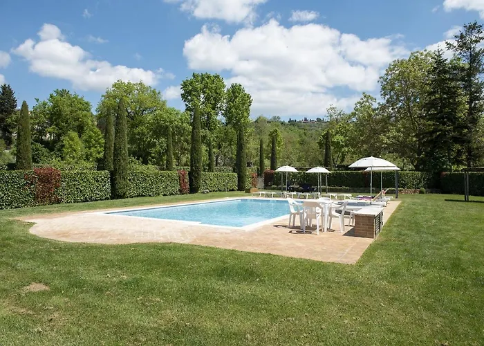 펜션 A Cottage Wrapped In Cypress Dreams 루치냐노