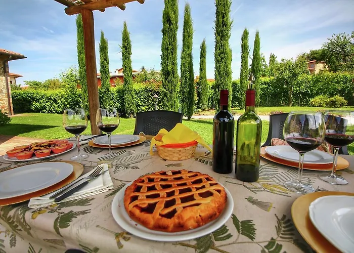 A Cottage Wrapped In Cypress Dreams 루치냐노